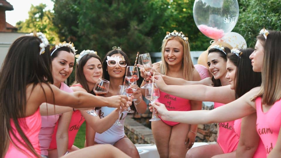 ¿Cuál debe ser tu presupuesto para una despedida de soltera en Granada?